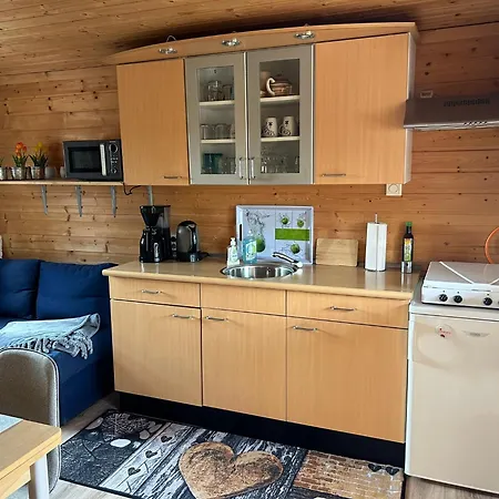Ξενοδοχείο Blockhuette Mit Wohnwagen Direkt Am Bikepark Und Skilift