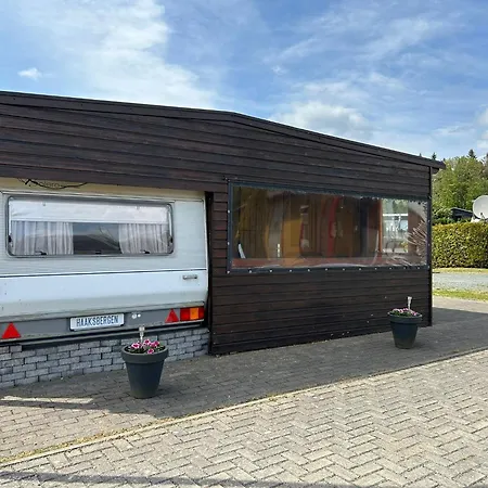 Blockhuette Mit Wohnwagen Direkt Am Bikepark Und Skilift Отель